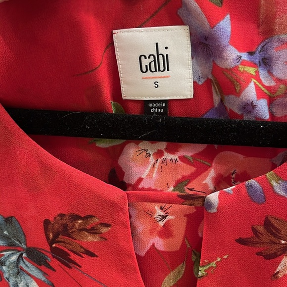 CAbi red floral top size S with flutter sleeves - Picture 6 of 6